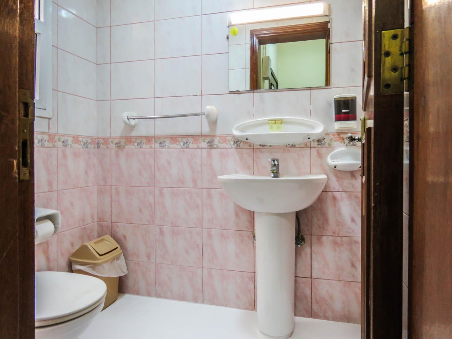 Al Ferdous Hotel Apartment Шарджа Экстерьер фото
