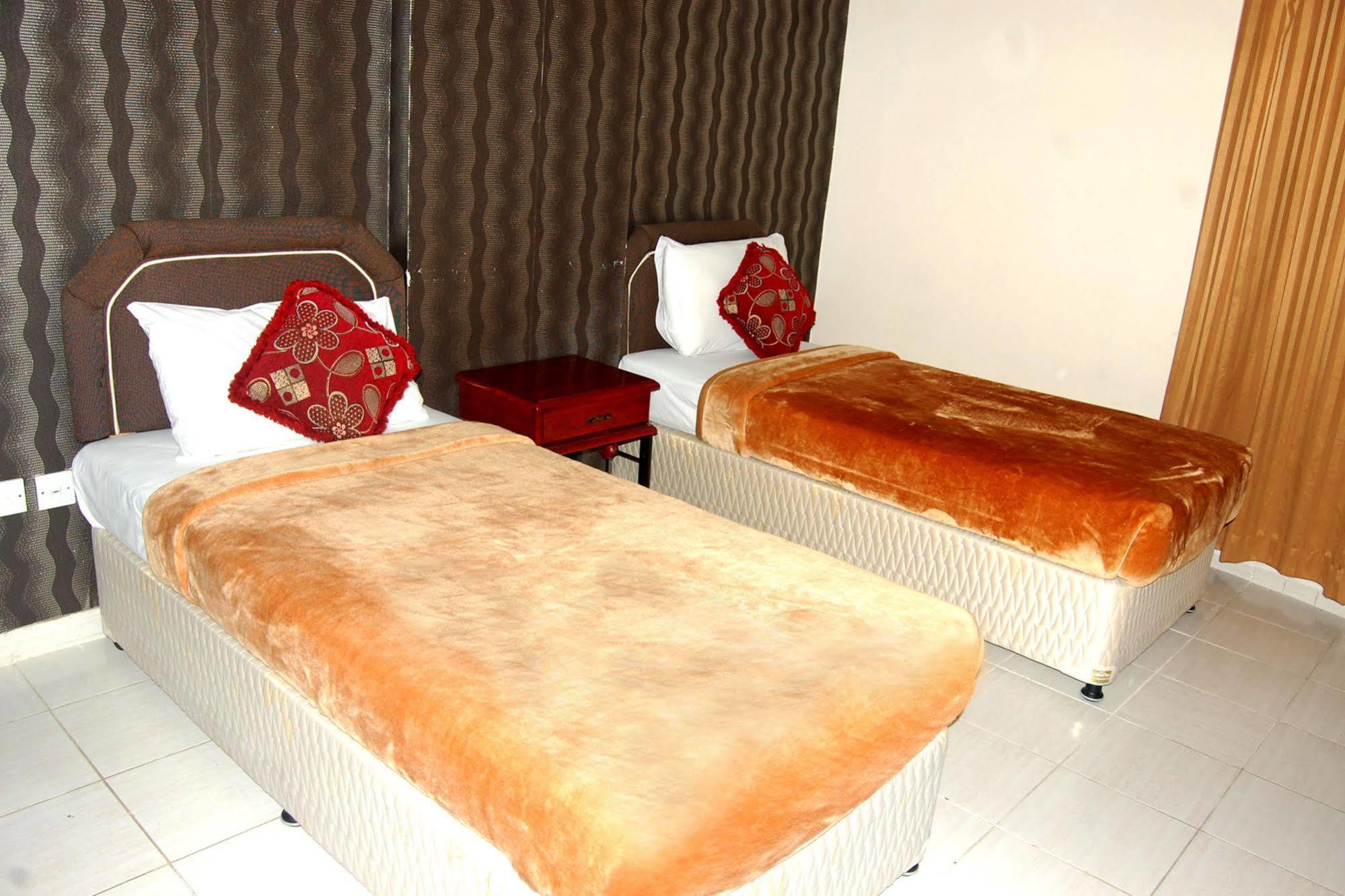 Al Ferdous Hotel Apartment Шарджа Экстерьер фото