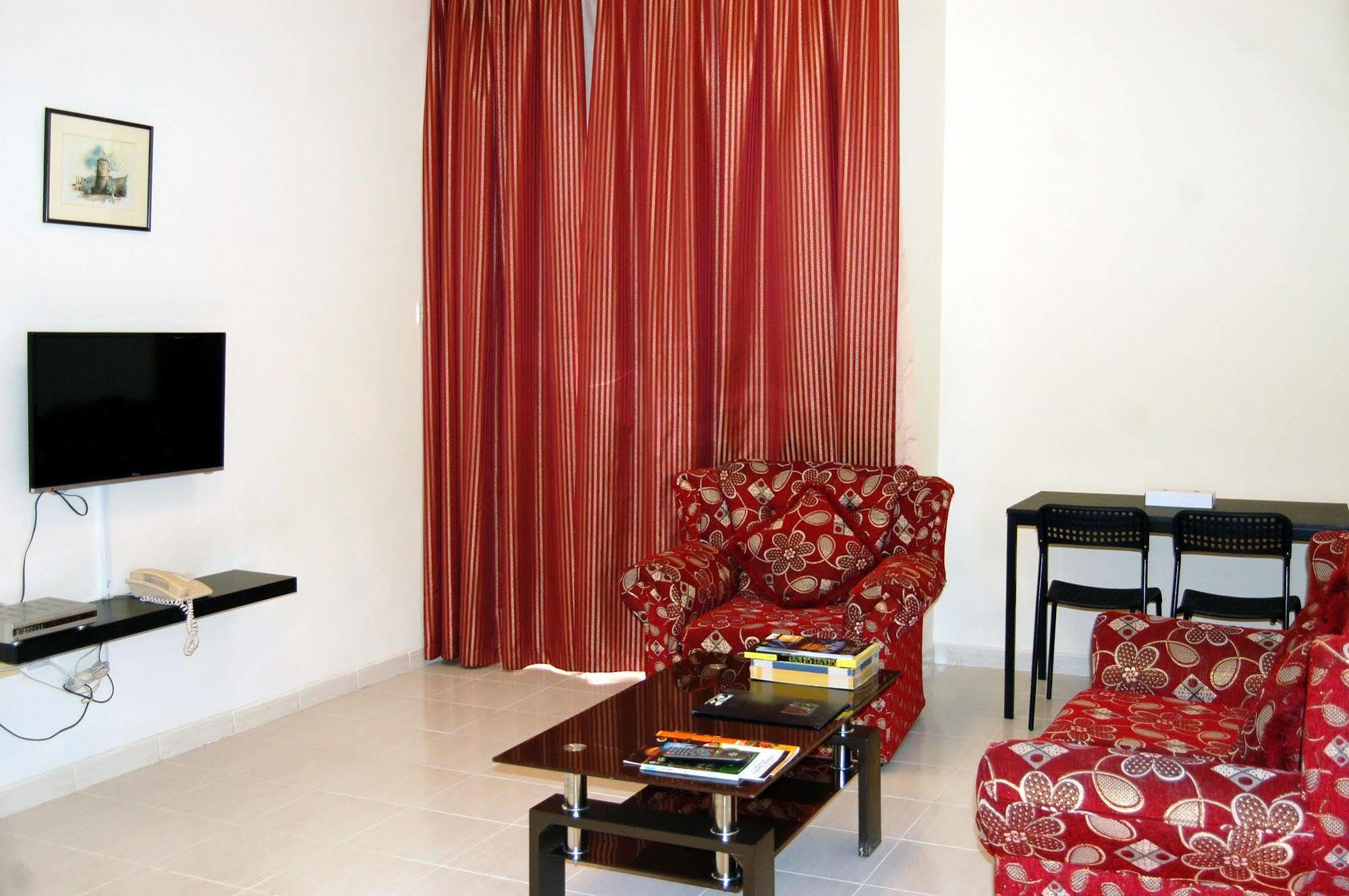 Al Ferdous Hotel Apartment Шарджа Экстерьер фото