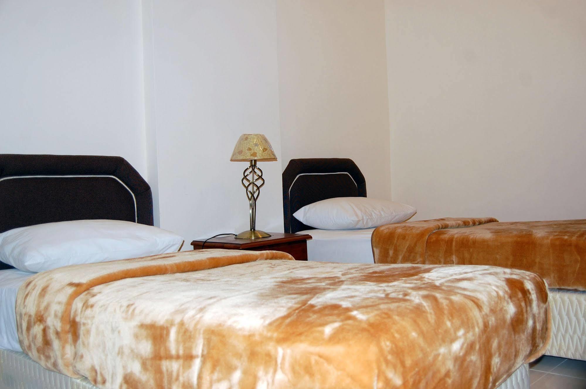 Al Ferdous Hotel Apartment Шарджа Экстерьер фото