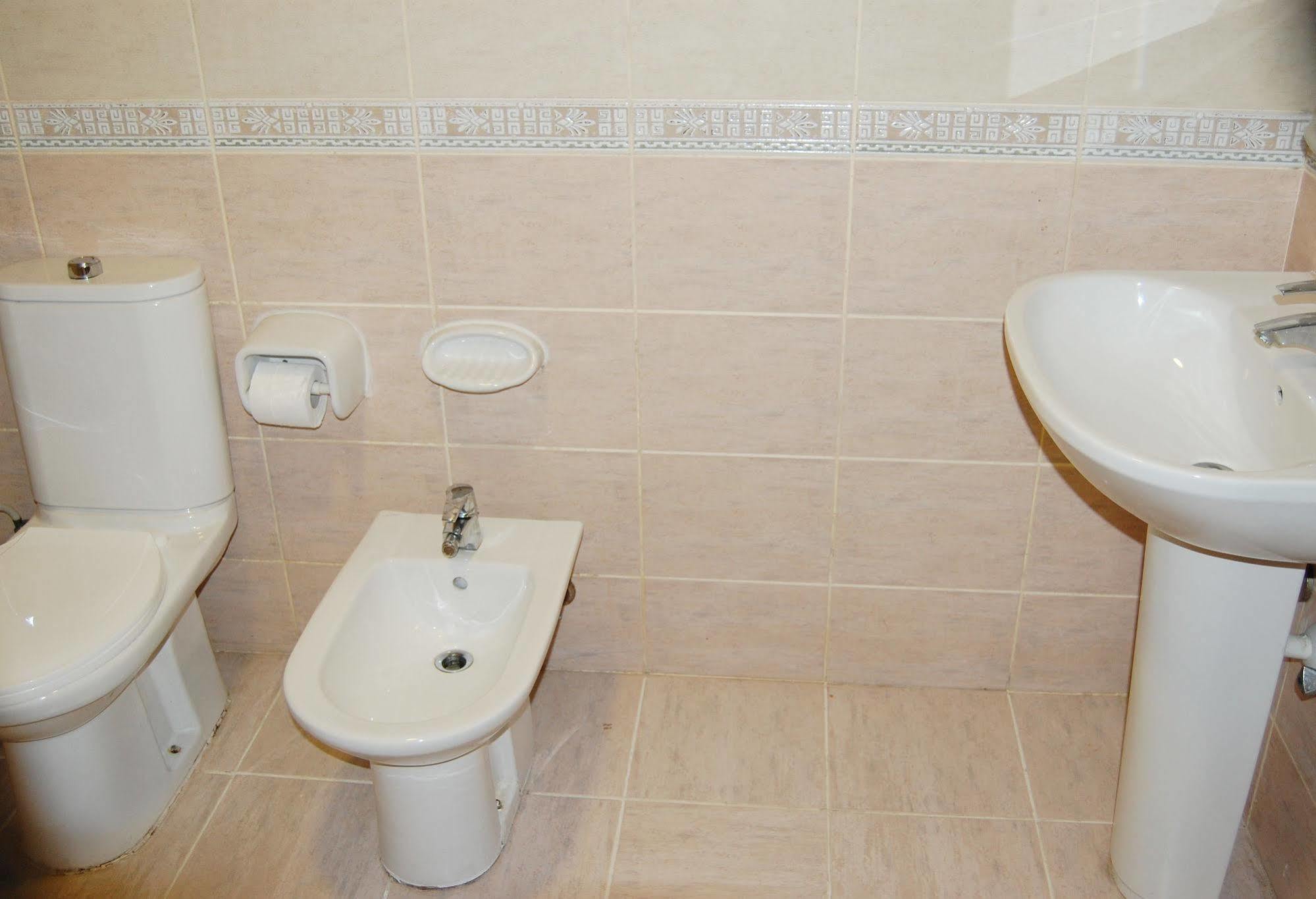 Al Ferdous Hotel Apartment Шарджа Экстерьер фото