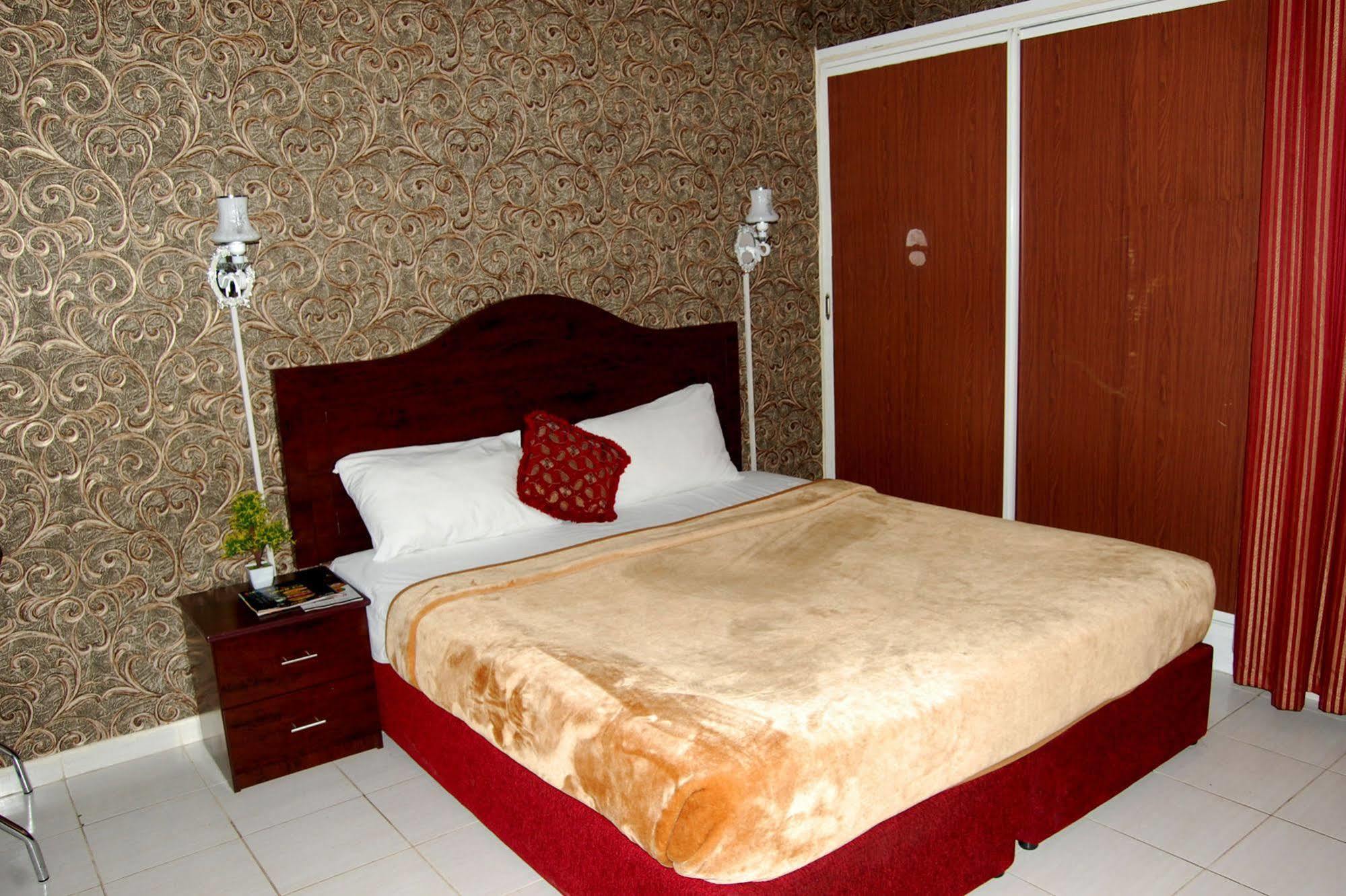 Al Ferdous Hotel Apartment Шарджа Экстерьер фото