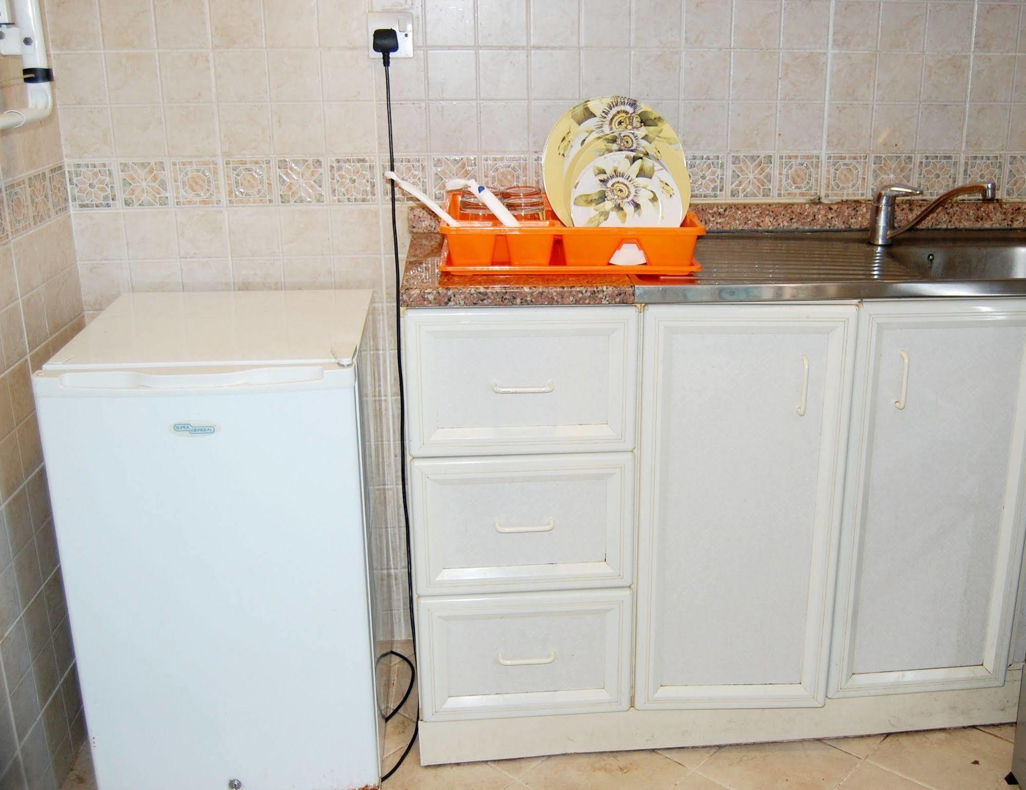 Al Ferdous Hotel Apartment Шарджа Экстерьер фото